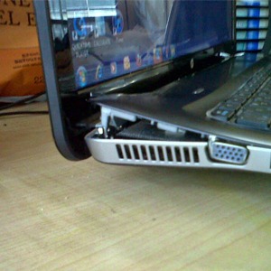 thay-ban-le-laptop-toshiba